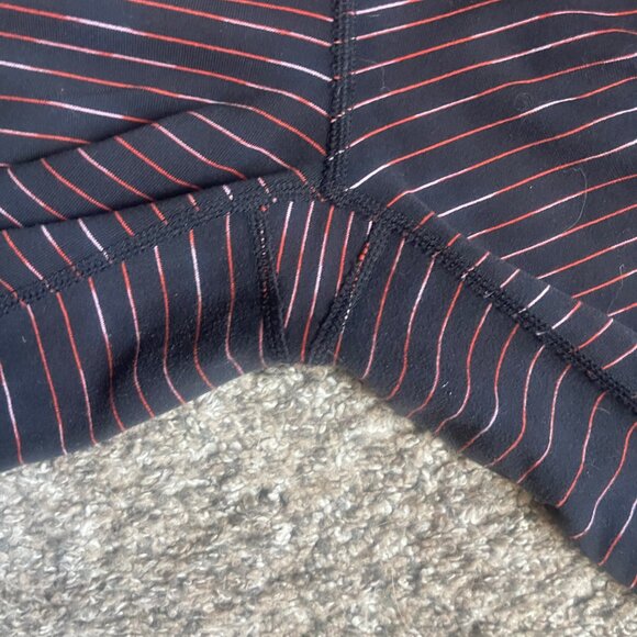 Lucy Powermax Mid-Rise Striped Space Dye Ombre Capri Legging, Size Small - Picture 10 of 10